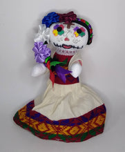 Cargar imagen en el visor de la galería, Muñeca Artesanal Otomi Lele Catrina