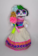 Cargar imagen en el visor de la galería, Muñeca Artesanal Otomi Lele Catrina