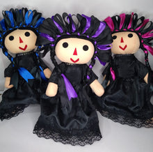 Cargar imagen en el visor de la galería, Muñeca Artesanal Otomi Lele Maria Queretana Original G Negro
