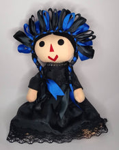Cargar imagen en el visor de la galería, Muñeca Artesanal Otomi Lele Maria Queretana Original G Negro
