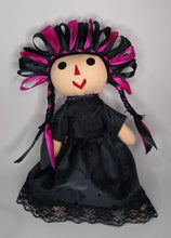 Cargar imagen en el visor de la galería, Muñeca Artesanal Otomi Lele Maria Queretana Original G Negro
